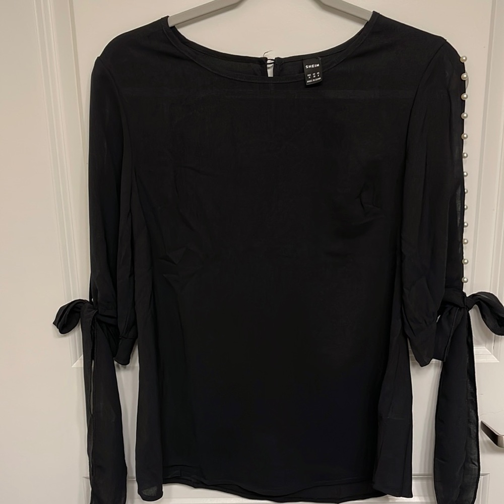 Blouse whit pearls